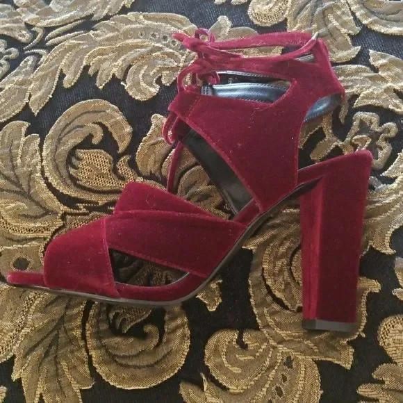 Halogen Lani strappy heels - Picture 6 of 7